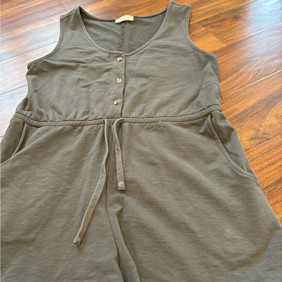Natural by Known Supply grey sleeveless casual romper - Picture 3 of 4